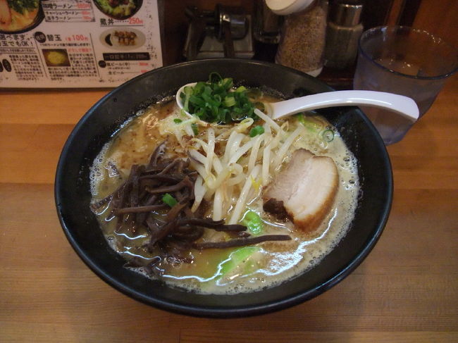 <br />③この店は夜になると行列が出来ていた<br /><br />　<br />　最終日はホテルの朝食券を昼食券に<br /><br />　変更して昼食を食べにホテルに戻りました。<br /><br />　９８０円でバイキング。ホテル周辺の会社員も<br /><br />　沢山来てました。美味しくて値打ちですよ