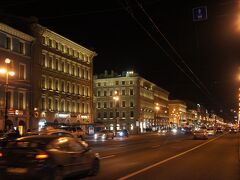 夜のネフスキー大通り
既に23時過ぎ。。。