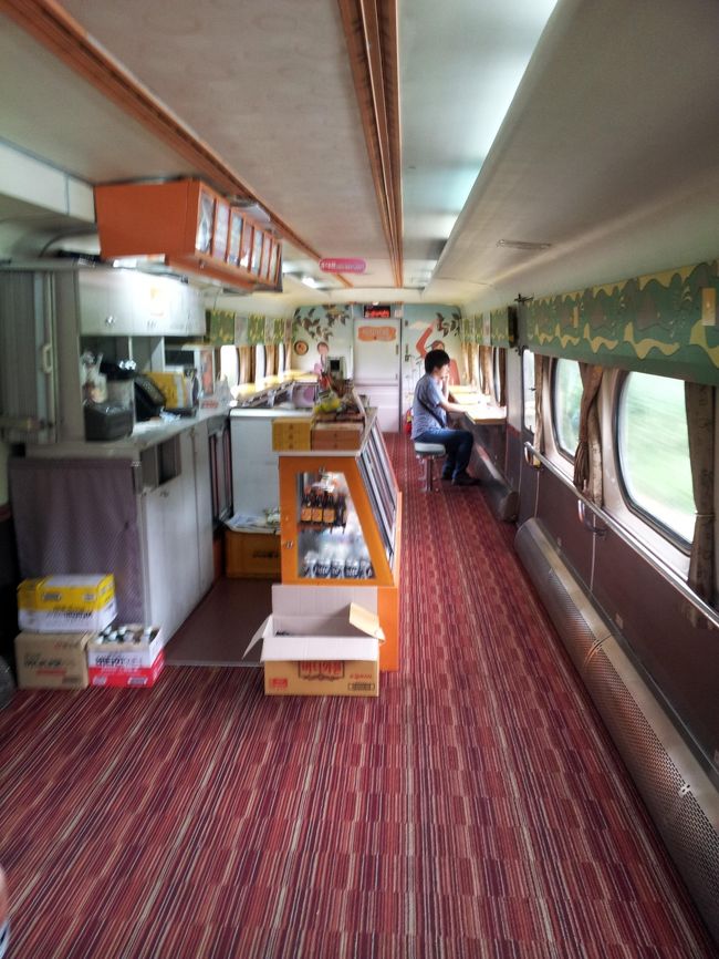 売店。結構広々。