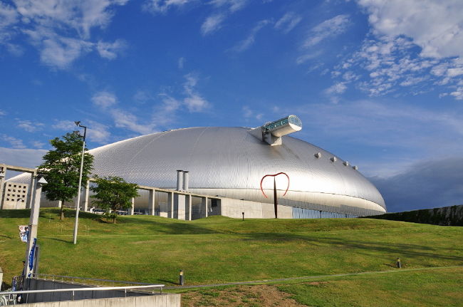 ③宇宙船？？<br /><br />　京セラドームに続き旅行に野球観戦？？<br /><br />　って思うけど、観戦後は「良かった」って<br /><br />　思う。札幌ドーム最高！