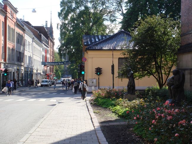 翌朝はオスロ美術館へ<br /><br />ムンクの叫び<br />あった<br />人が沢山いるので、すぐに分かる