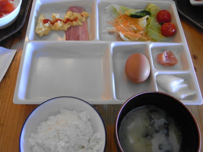 朝食はバイキング形式で。<br />品数もたくさんで、おいしかった。