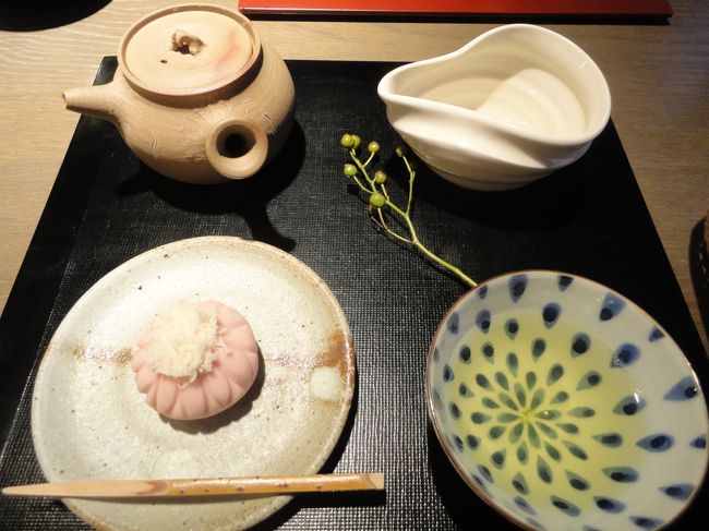 私がいただいたのは　煎茶と上生菓子のセット