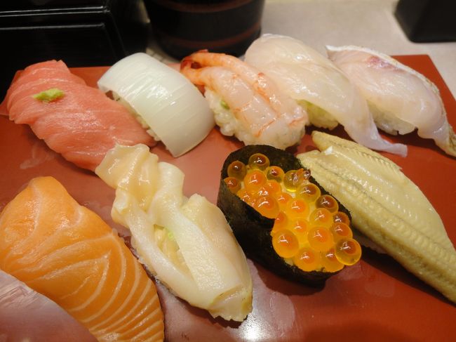 お昼のセットをいただいて終了。<br /><br />金沢駅まで戻り、サンダーバードで大阪までもどりました。<br /><br />一日目は雨が降ったりやんだりのお天気でしたが、二日目は暑すぎるくらいの良いお天気で、行きたいところ、食べたい物　いろいろ欲張ったけれどすべて堪能できて、いい旅でした。<br /><br />こんなお値段だったら、お魚食べるだけにでも、また行きたいです。