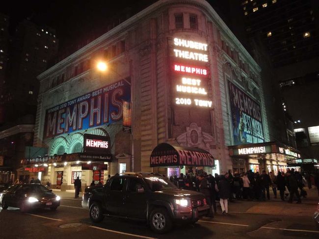 シュバート劇場。19:23撮影。