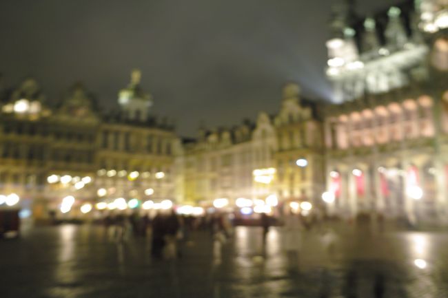 ライトアップされてて賑やかだし、人もいっぱい出ています。<br />観光地って感じです。<br /><br /><br /><br />そうして夜はふけおやすみなさい。