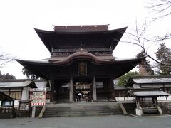 阿蘇大社にお参りです。さすが肥後の国の一宮、とても立派です。
とても静かで良い空気の神社でした。
