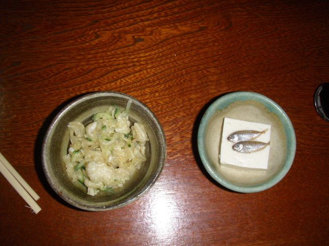 ミミガーの和えもの<br />豆腐ガラス<br /><br />私たちは3675円のコースをクーポンを利用して3150円<br />