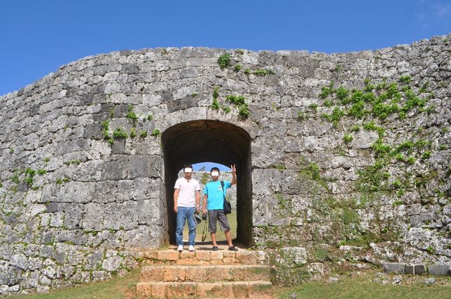 男チーム３人は「本当にきれいで、行ったかいがあった。さすが世界遺産！」と大絶賛で帰ってきた。「ケーン、ケーン」と鳴く沖縄の蝉の声だけが私の中の記憶・・・。