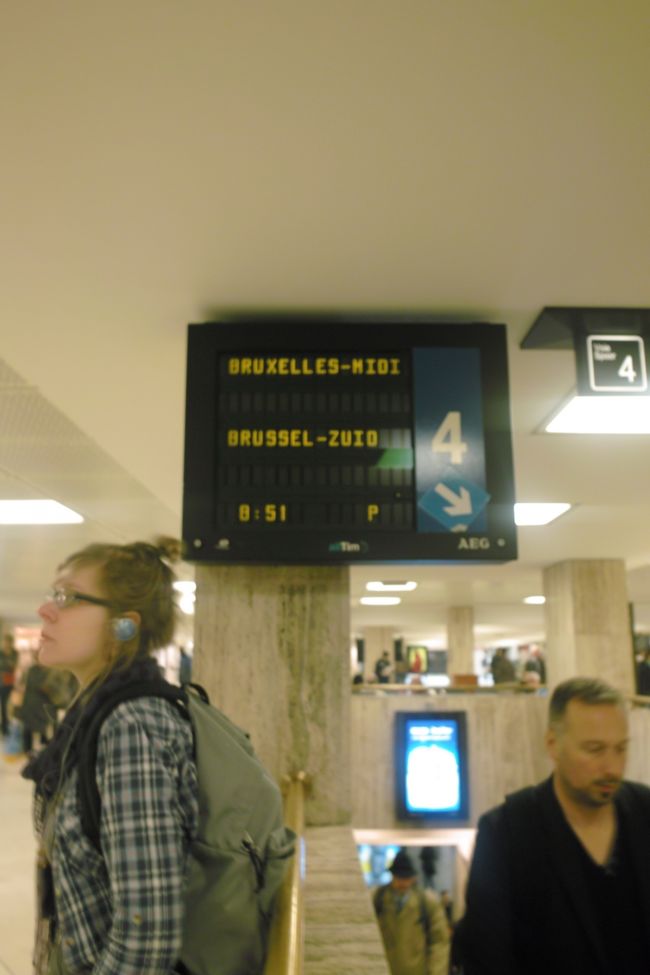 乗り場を見つけて待っているとタリスがやってきました。