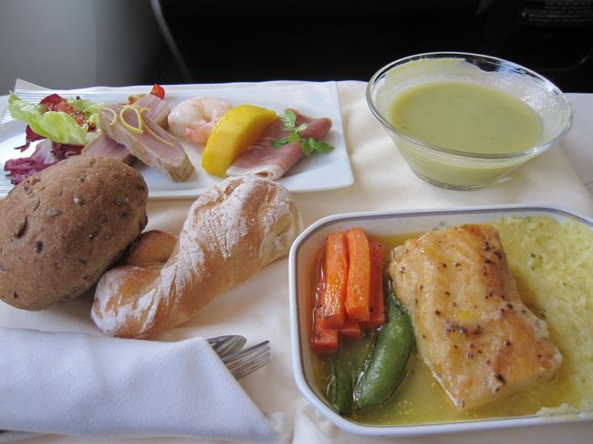 帰りの飛行機はエクゼクティブクラス。洋食をチョイス。