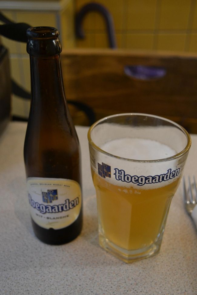 ワッフルを食べ終わったら休憩にレストランでベルギービール♪