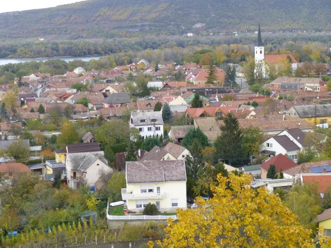 ドナウベントのエステルゴムの街並み。