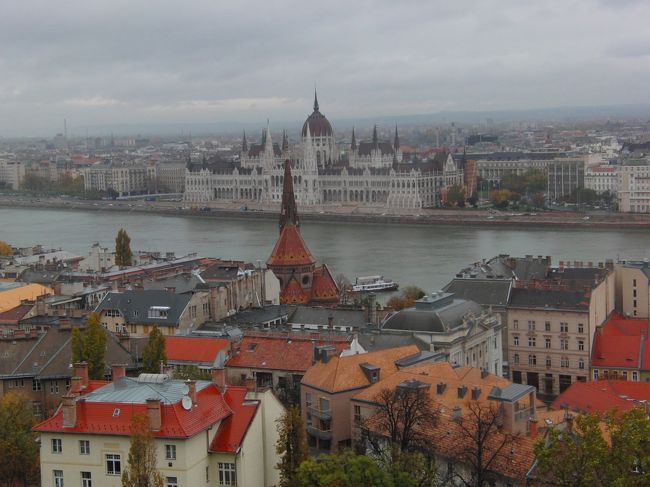 漁夫の砦から見た国会議事堂。