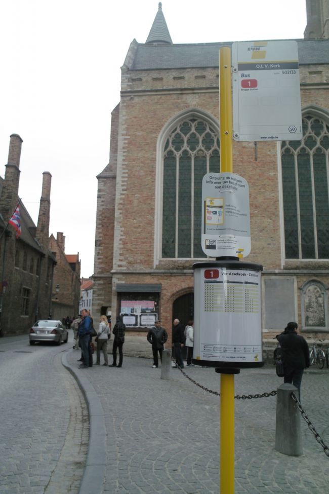 また歩きで街に戻ります。<br />運河クルーズの乗り場とごはんを食べれるところを探します