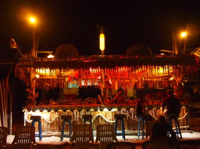 海岸のバーを眺めて。