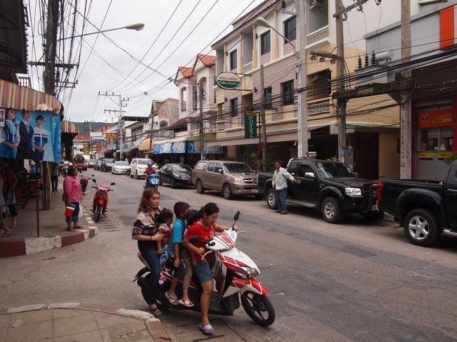 ソンテウで「ナトン」に向かいました。