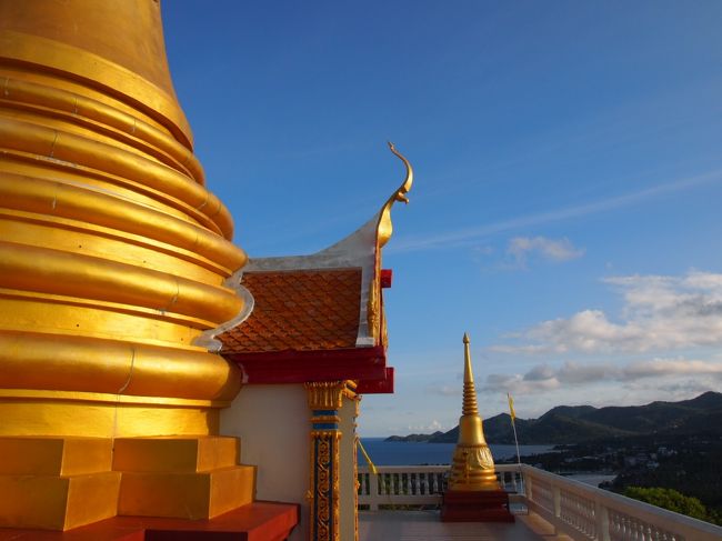 小高い丘のワットへ。<br />チャウエンと空港方面が一望出来ました。