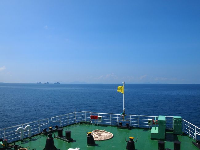 一週間のサムイ滞在を終え、出来ればもう一週間いたいな〜と思いつつフェリーに乗り込む。