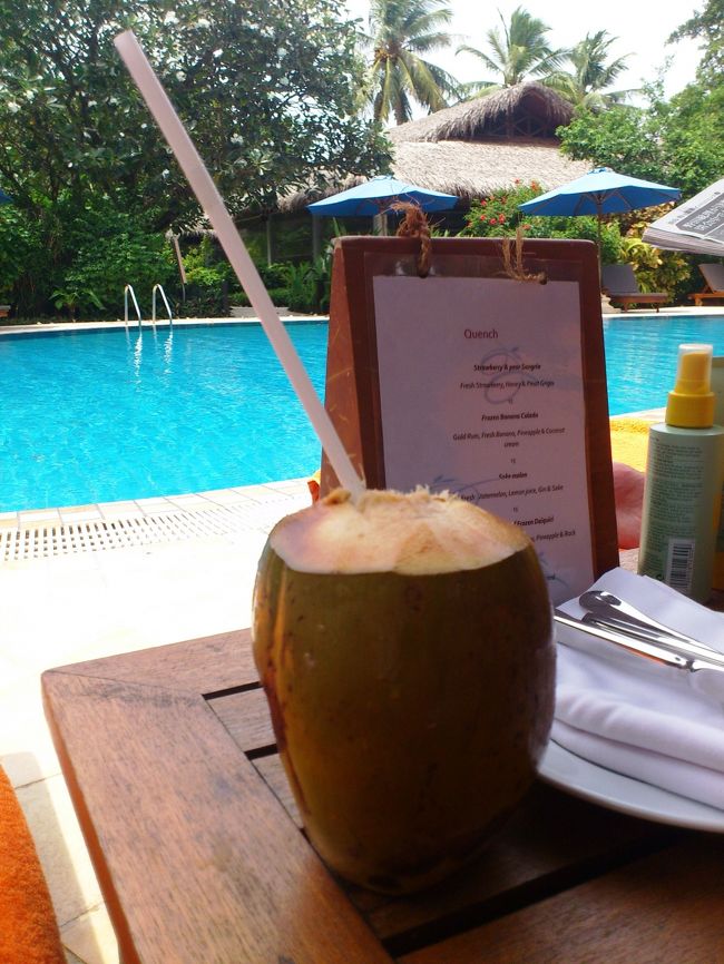 こちらは、プールサイドでいただいた飲み物！<br />スタッフに薦められて・・・フルムーン・スペシャル！どうだ！<br />・・・ちょっと、日本人の口には合わないかな・・・どうぞ、お試しあれ♪ただビールよりも高いので要注意♪（笑）
