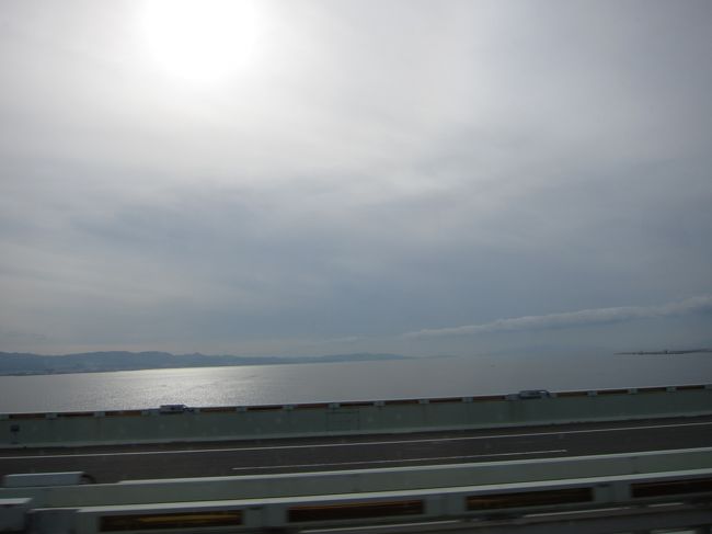 意外と1時間は早く、問題なく乗車。<br />バスからの眺め。めっちゃキレイ。