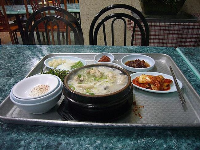 扶余では必ず食べるサムゲタン