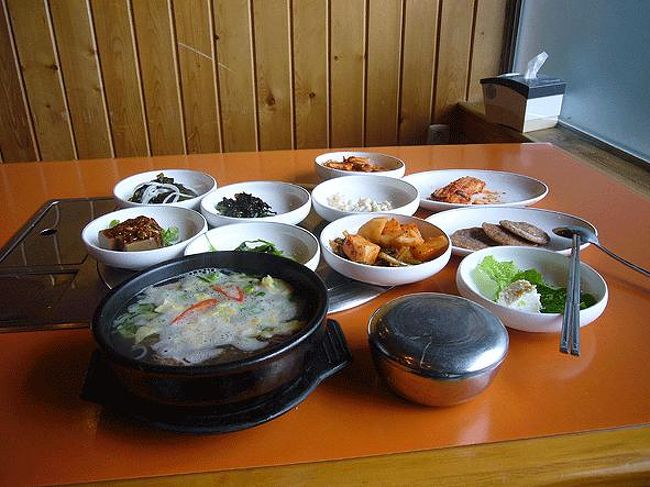 昼食はカルビタン、ここのは美味しかった。