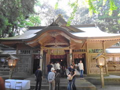 高千穂神社に参拝。落ち着いたいい神社です。大木が歴史を感じさせます。
