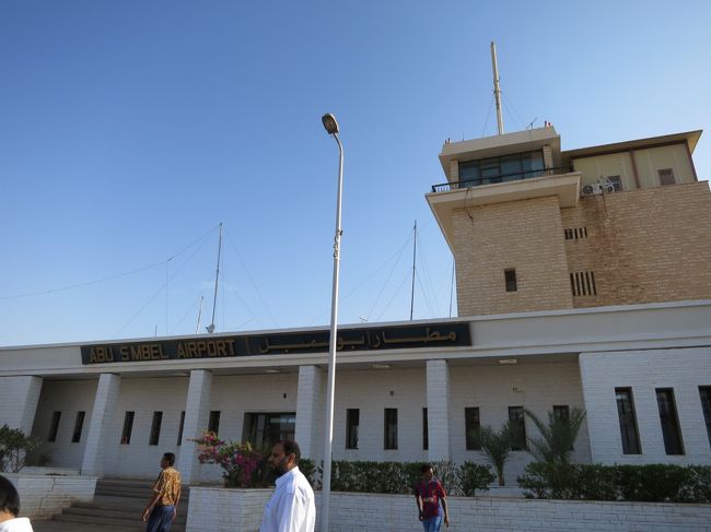 アブシンベル到着