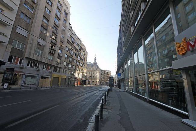 0826ヴィクトリア通りを南に