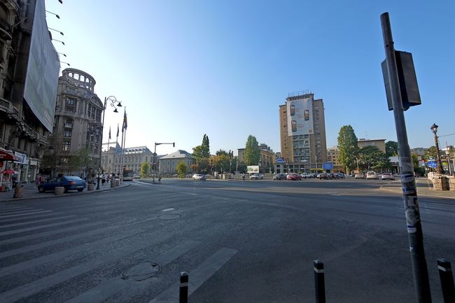 0842　Halelorの広い通りに出る