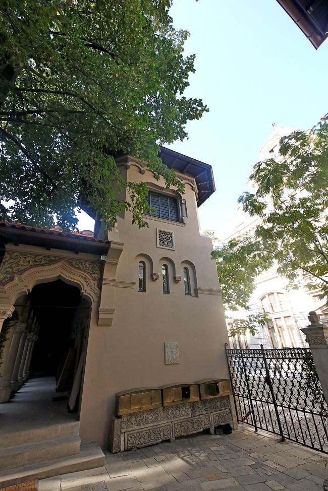 鐘楼とろうそく台