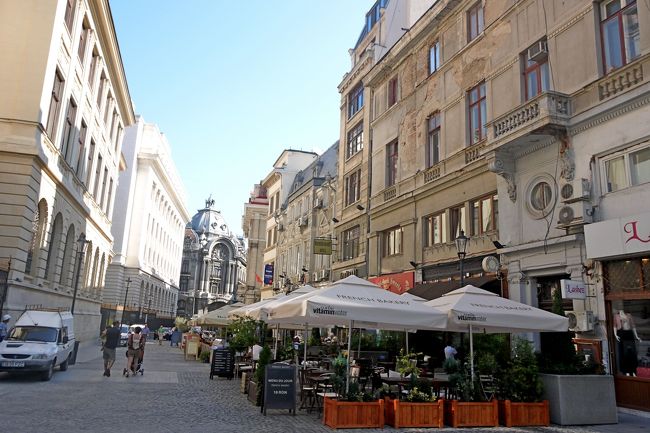 Smardan通りを行く