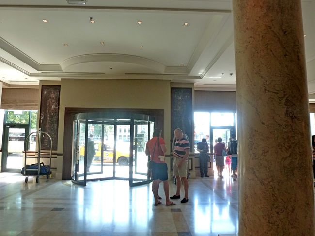 1230にDanNicaさんが迎えに来るはずだ