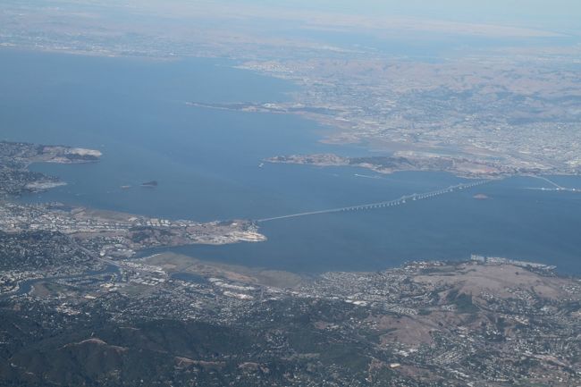 一夜明けて、サンフランシスコ上空からです。もうすぐ着陸です。サンフランシスコからレンタカーは始めてのなので、ちょっと緊張。