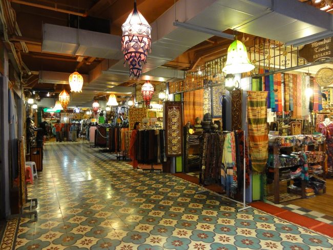 平日の午前中ということもあり人はまばら。<br /><br />もちろんディスカウントOK！