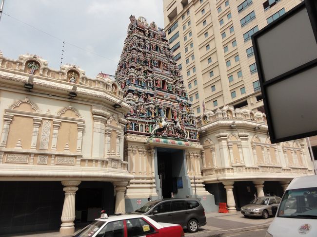 ヒンドゥ−寺院のスリ・マハ・マリアン寺院。