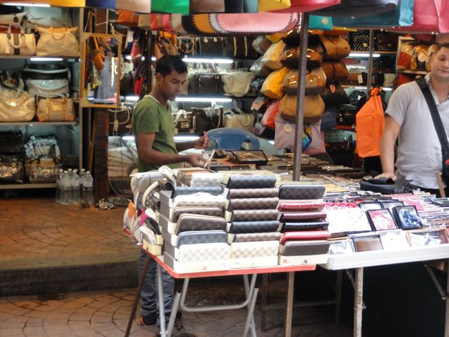 おなじみ、ルイヴィトンの売り場