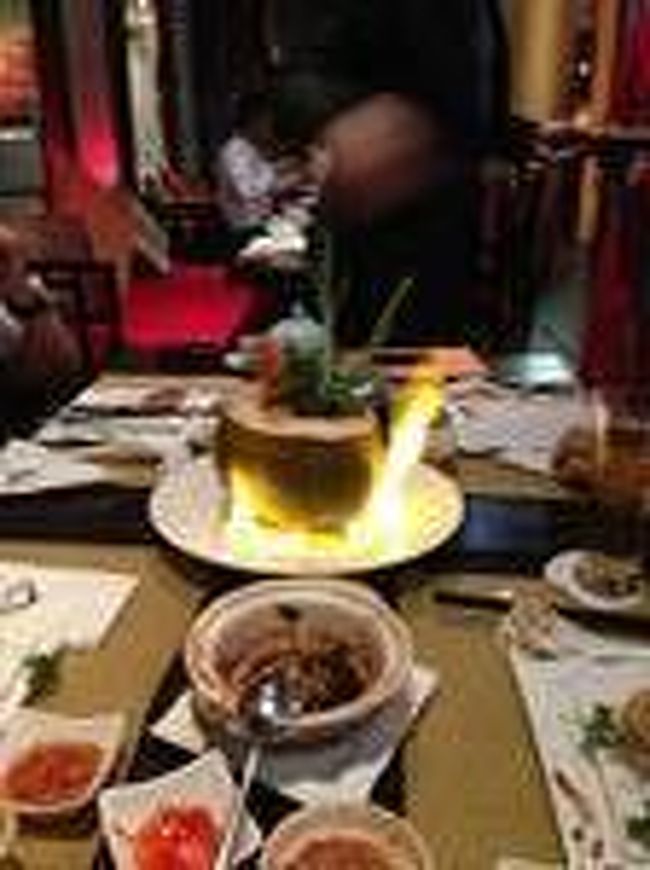 よくあるヘルシーな春巻きは出てこず。<br /><br />ヘビーなカレーが燃えて出てきた。