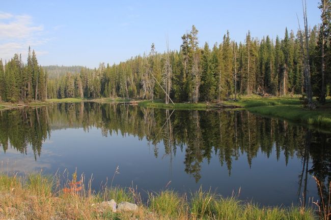 途中の湖を見ながらドライブしていると