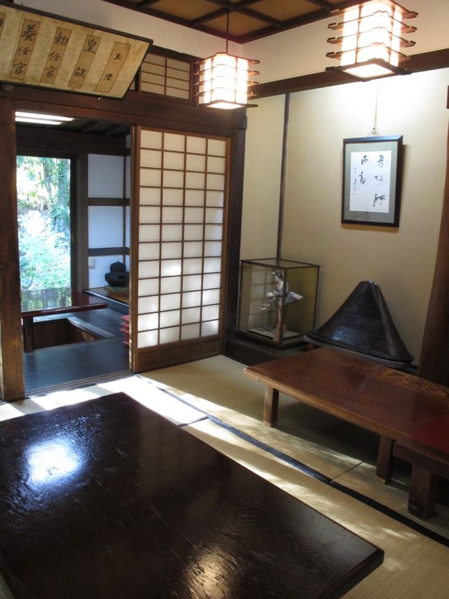 明治天皇が立ち寄られた際にお食事をされたお部屋です。