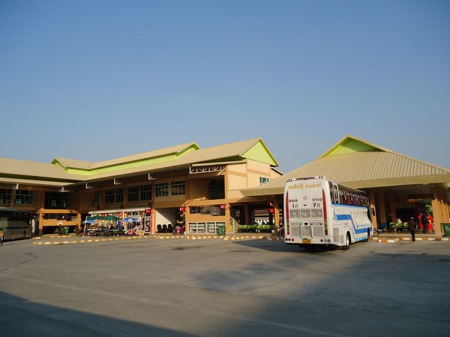 <br />チェンマイのバスターミナルに到着です。<br /><br />とりあえず宿探しです。<br /><br />