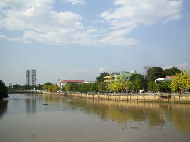 <br />なんだかテキトーに歩いて・・・<br /><br />無事知ってる場所に到着。