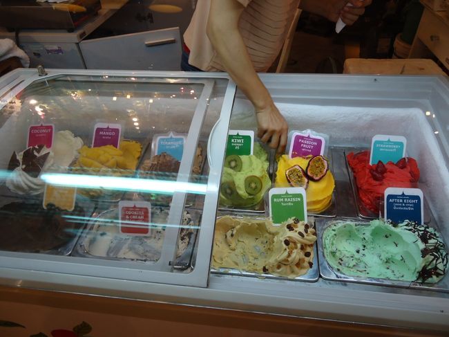 <br />またまたアイスを買い食い〜