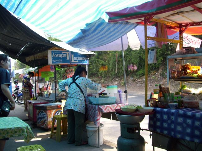 <br />GHの近くでやってる屋台<br /><br />お昼はここで食べました。