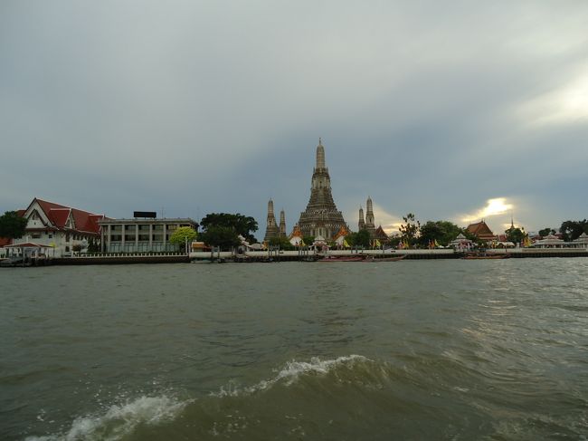 <br />ターティアンからサートンまで<br /><br />ボート移動