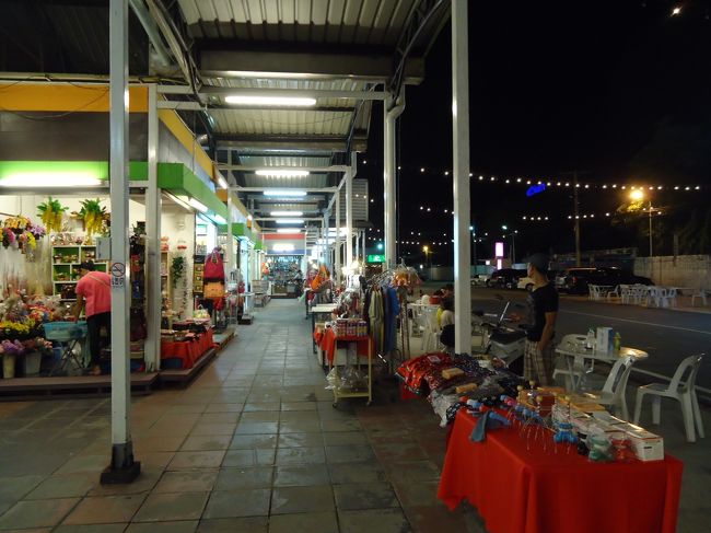 <br />せっかく来たのに・・・<br /><br />閑散としておりますヽ(；▽；)ノ<br /><br />なので１５分位で退場〜