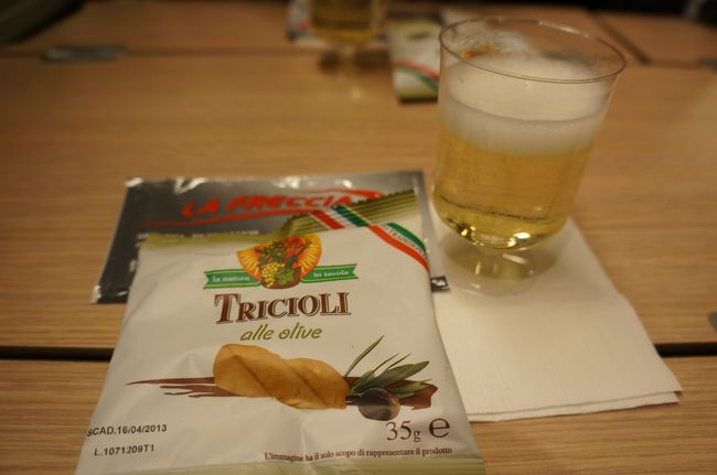 今までの旅のお疲れさまとミラノでのステキな感動を祈って、スプマンテ！