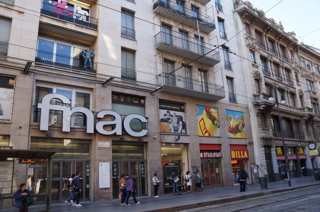 違うスーパーにも行ってみたい！ってなって、朝早くからＯＰＥＮしてるスーパーへ。<br />ここのＢＩＬＬＡは、平日８時ＯＰＥＮ！