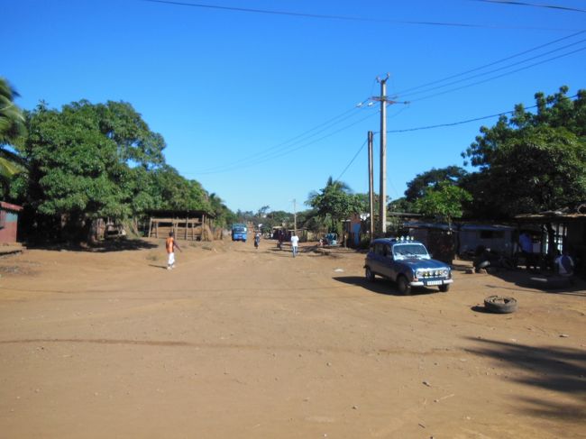 空港の近くでこんな感じ。<br /><br /><br />本当に田舎（笑）。